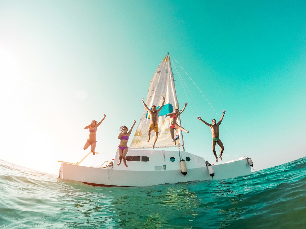 grupo de amigos excursion barco Ibiza